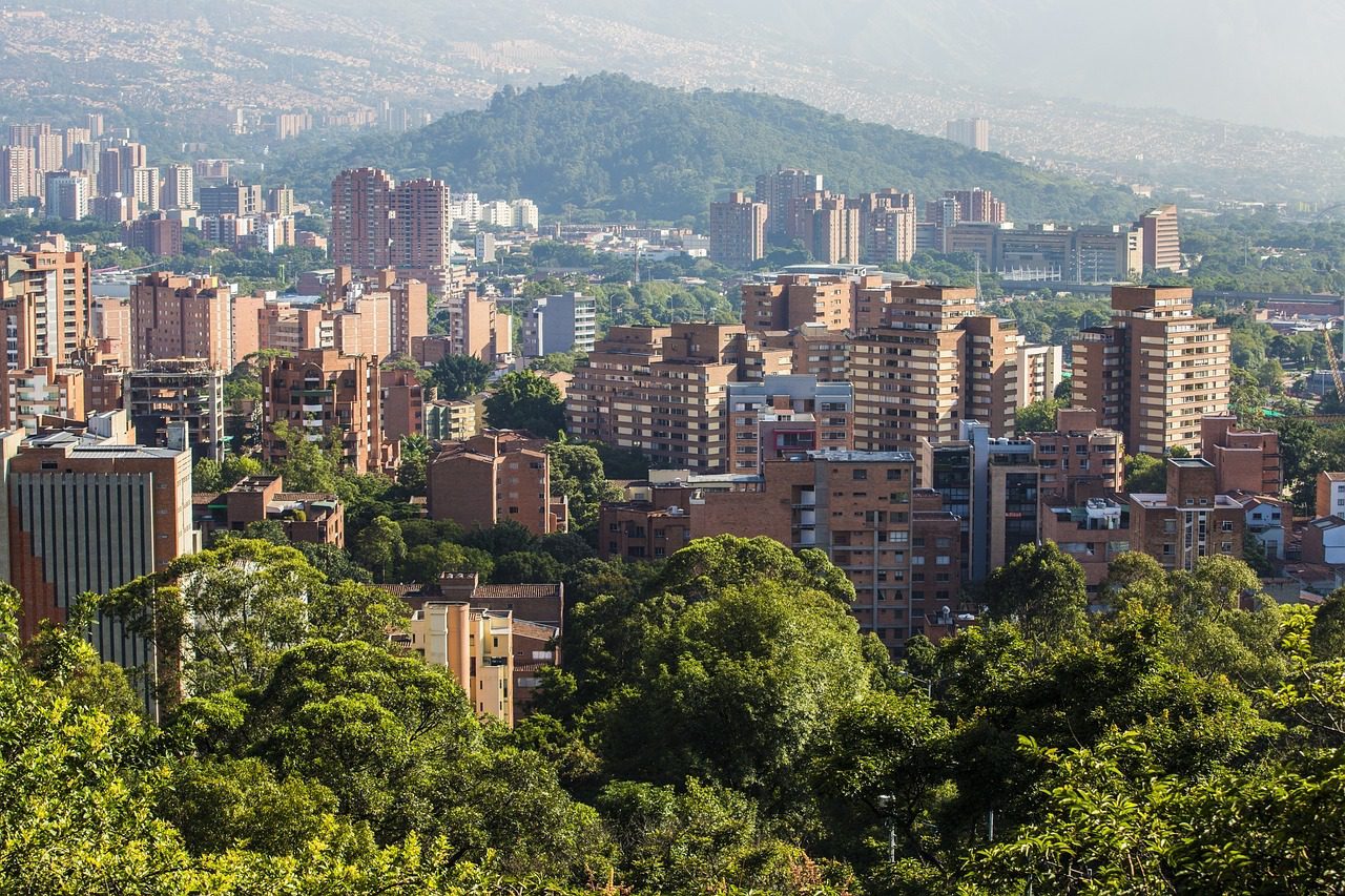 TOUR: HISTORIA DE LA TRANSFORMACIÓN EN MEDELLÍN